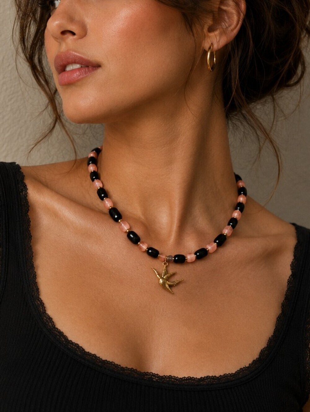 𝅺HANDMADE Black Agate Czech Glass Beaded Bird Pendant Collar Necklace